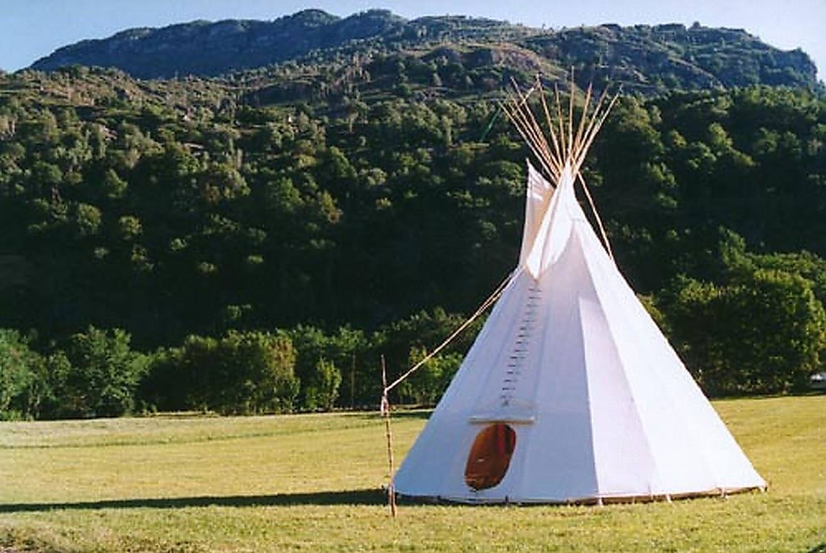 indianer-zelt-388cha.jpg Tipi Indianerzelte | Tipi Indianerzelte | FamWest Naturzelte – Bild 1