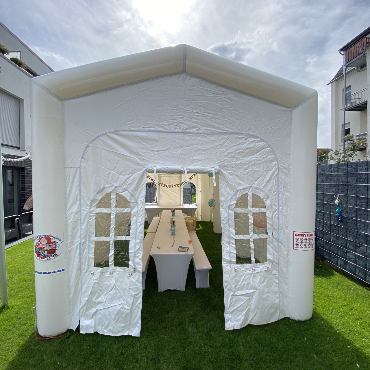 partyzelt-aufblasbar-480ura.jpg aufblasbares Partyzelt 3,5m x 6,5m huepfburgen verleih leipzig – Bild 1