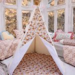 Tipi Zelt Kinder mit Girlande