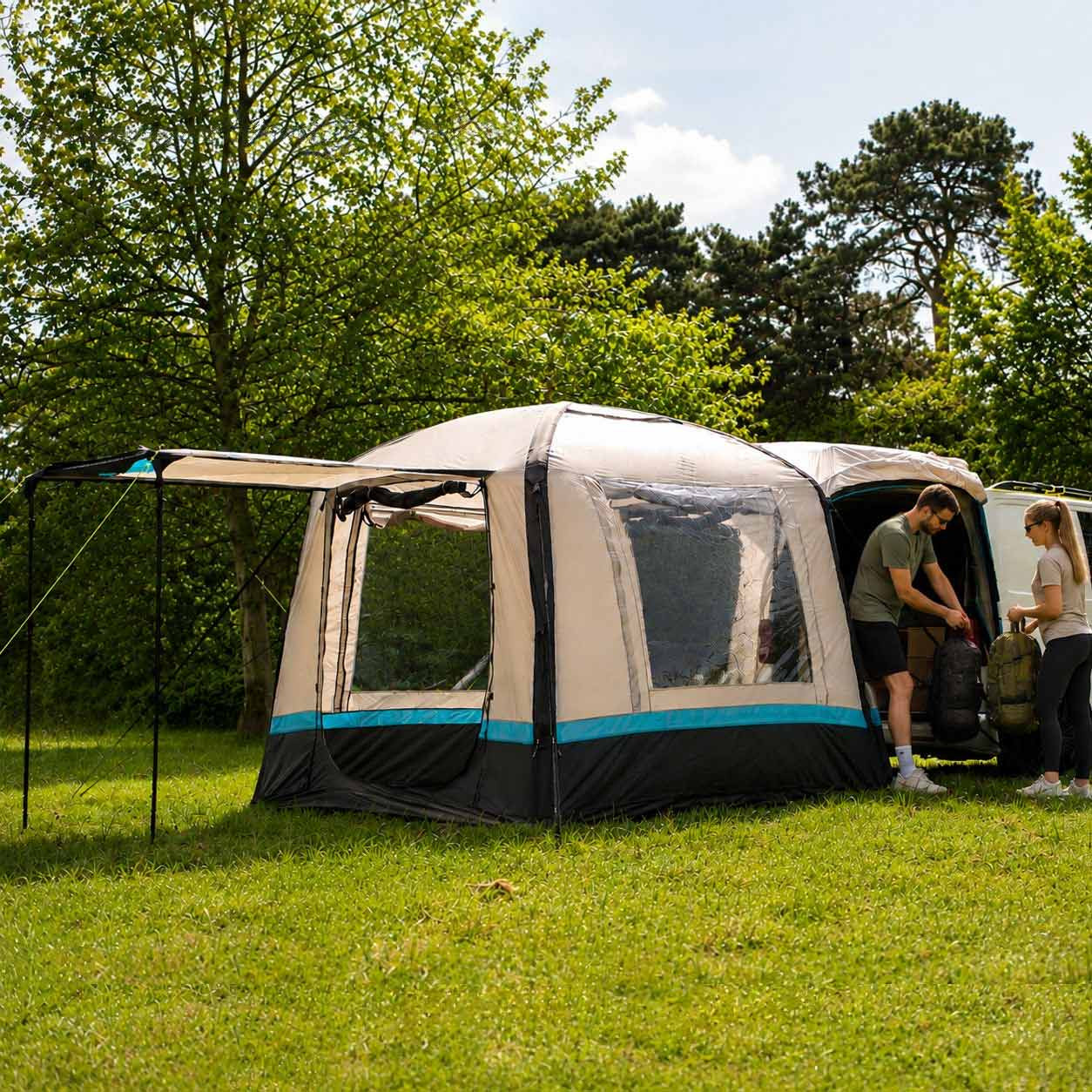 vorzelt-fuer-zelt-923tnp.jpg Snug Aufblasbares Heckklappen Vorzelt für Campervans – Bild 1