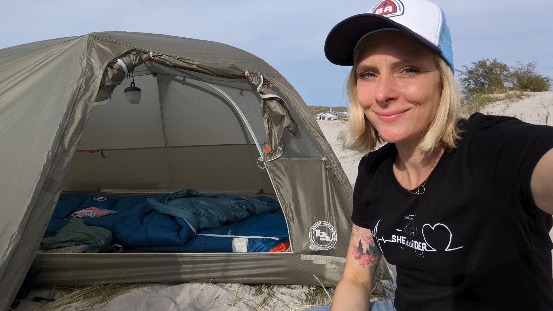 zelt-fuer-motorrad-724wmm.jpg Campingurlaub mit Motorrad und Ausrüstung von Big Agnes – Bild 1